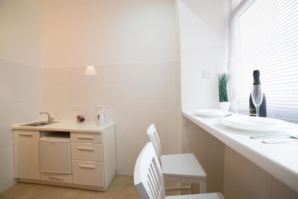 Apartment On Filatova 10/1 Lviv Exteriör bild